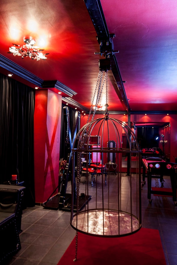 Hochwertige BDSM-Playrooms zur Vermietung an private Paare