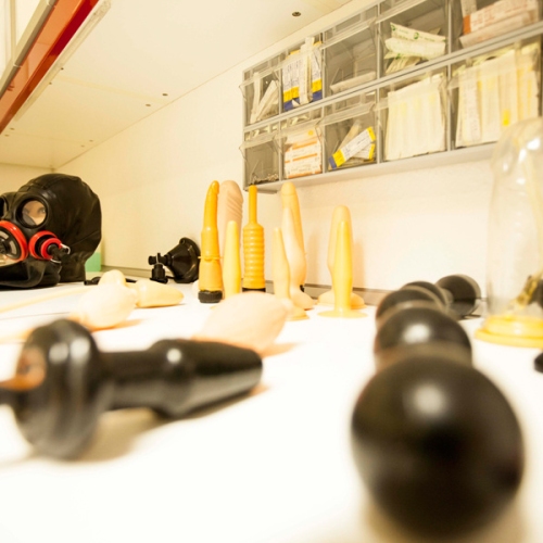 White Rooms - Photo 14 of 18